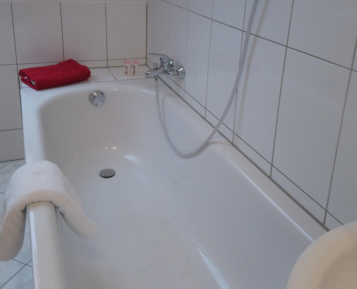 Ferienwohnung Mit 2 Schlafzimmern Und Parkplatz Erfurt Esterno foto