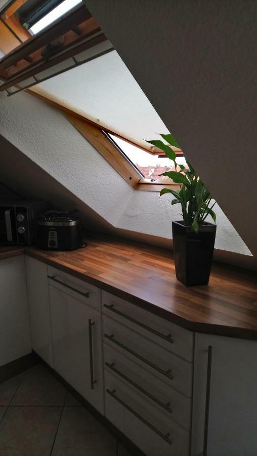 Ferienwohnung Mit 2 Schlafzimmern Und Parkplatz Erfurt Esterno foto