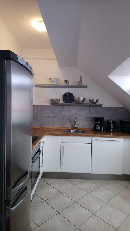 Ferienwohnung Mit 2 Schlafzimmern Und Parkplatz Erfurt Esterno foto