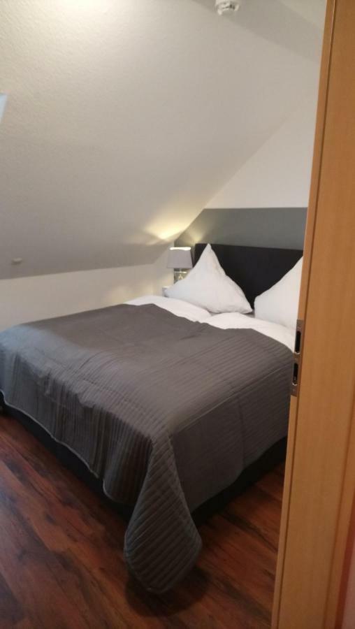 Ferienwohnung Mit 2 Schlafzimmern Und Parkplatz Erfurt Esterno foto