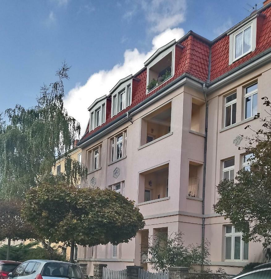 Ferienwohnung Mit 2 Schlafzimmern Und Parkplatz Erfurt Esterno foto